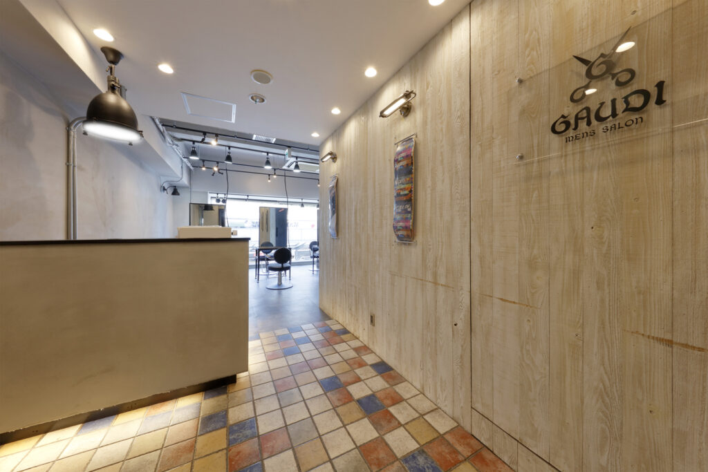 Men's salon Gaudi 梅田茶屋町店 small (2) Men's salon Gaudi 梅田茶屋町店 small (2)