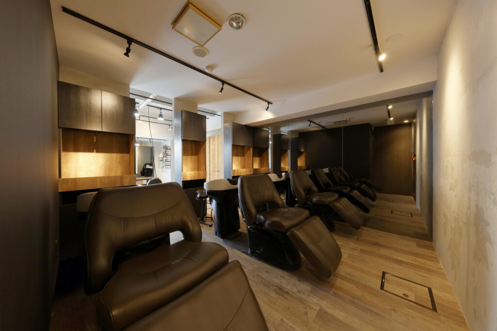 Men's salon Gaudi 梅田茶屋町店 small (6) Men's salon Gaudi 梅田茶屋町店 small (6)